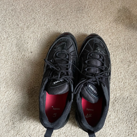 Sneakers - Picture 4 of 8